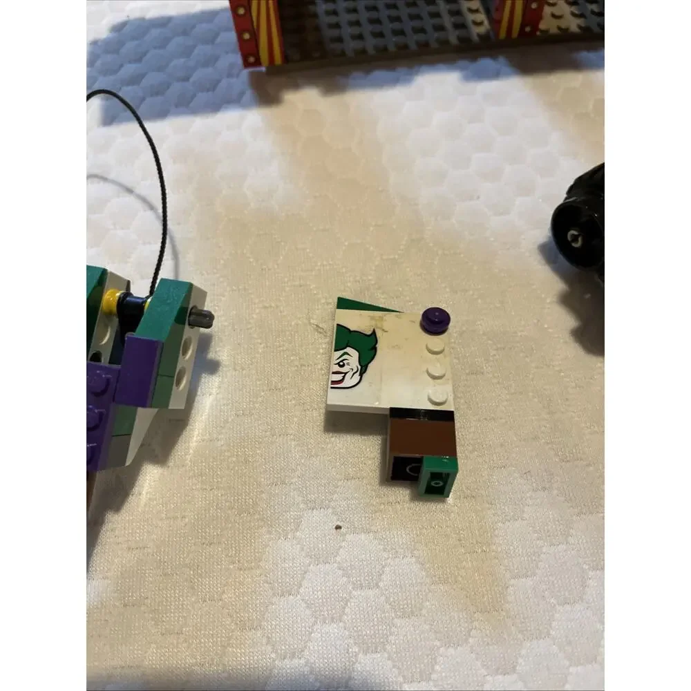 LEGO DC Super Heroes - Batmobile and the Two-Face Chase And Batman Incomplete